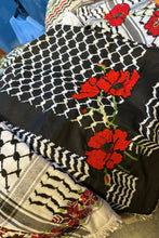 Last inn bildet i Galleri-visningsprogrammet, Brodert Kufiya - Palestinaskjerf fra Nablus med håndbrodert nasjonalblomst