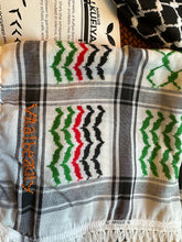 Last inn bildet i Galleri-visningsprogrammet, Kufiya-skjerf fra Nablus
