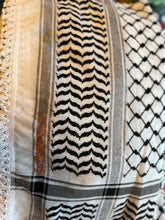 Last inn bildet i Galleri-visningsprogrammet, Kufiya-skjerf fra Nablus
